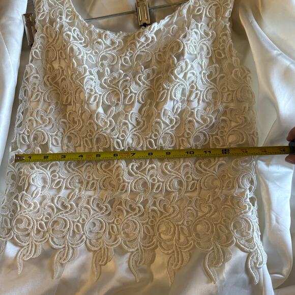Vintage 1980s Wedding Dress Lace Bodice Satin Gown Classic Bridal Elegance - Picture 5 of 7